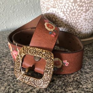 DROPPING TODAY | NEW Lucky Brand belt with embroidered flowers and brass buckle